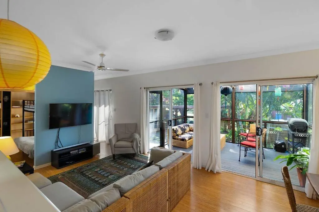 Holiday home Enchanted Garden Cottage With Bikes And Air Con Russell Island Australia