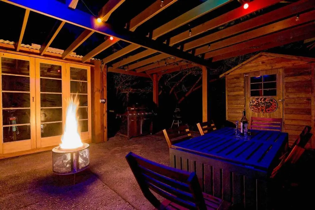 Holiday home Enchanted Garden Cottage With Bikes And Air Con Russell Island