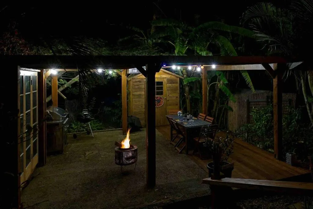 Enchanted Garden Cottage With Bikes And Air Con Russell Island Holiday home